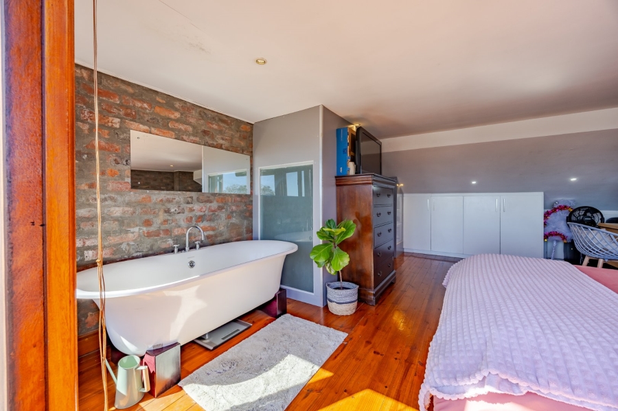 3 Bedroom Property for Sale in Woodstock Western Cape